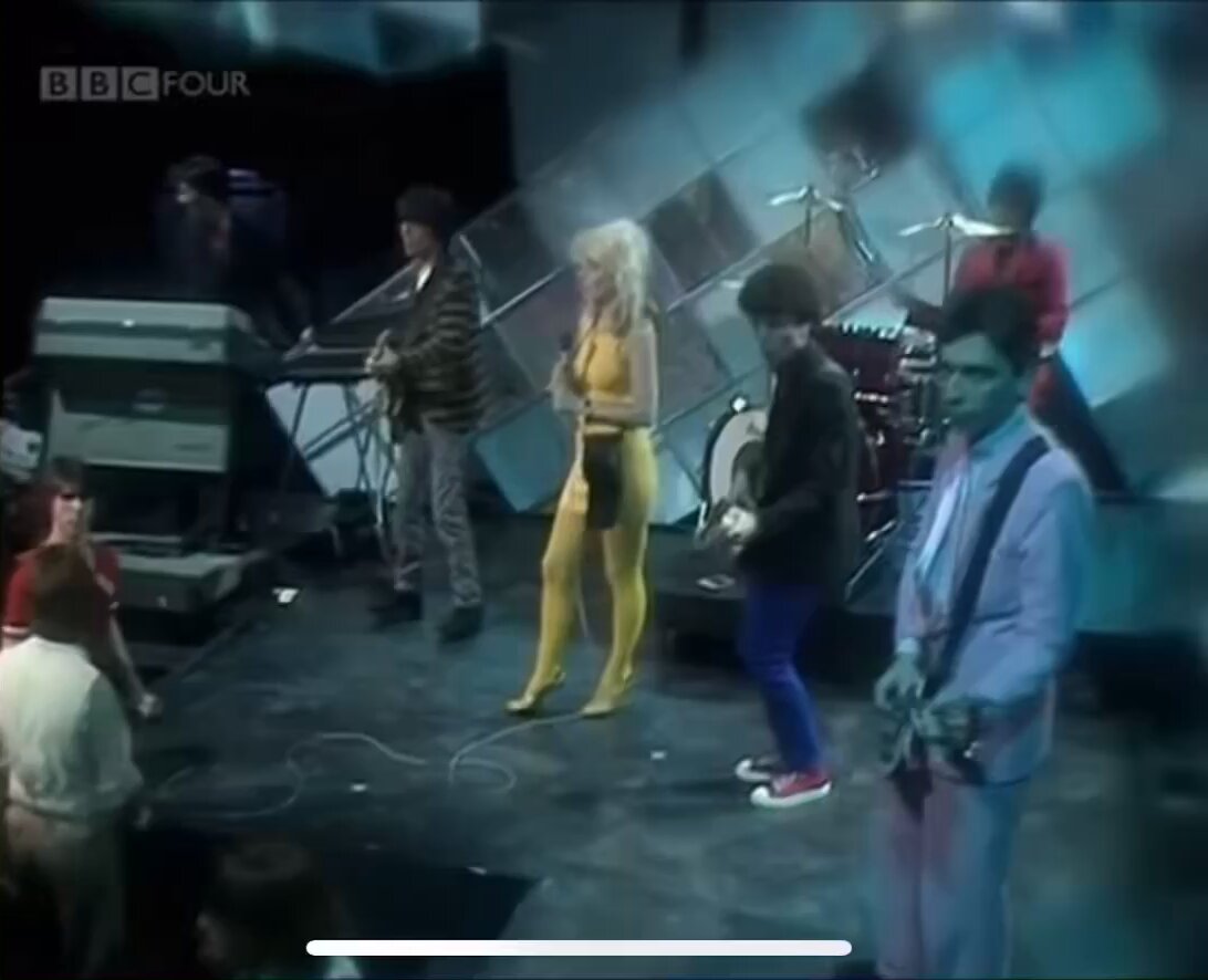 ‘All I want is a room with a view A sight worth seeing, a vision of you All I want is a room with view, oh-oh I will give you my finest hour The one I spent watching you shower I will give you my finest hour, oh yeah’ 🎶🎸🎤🥁