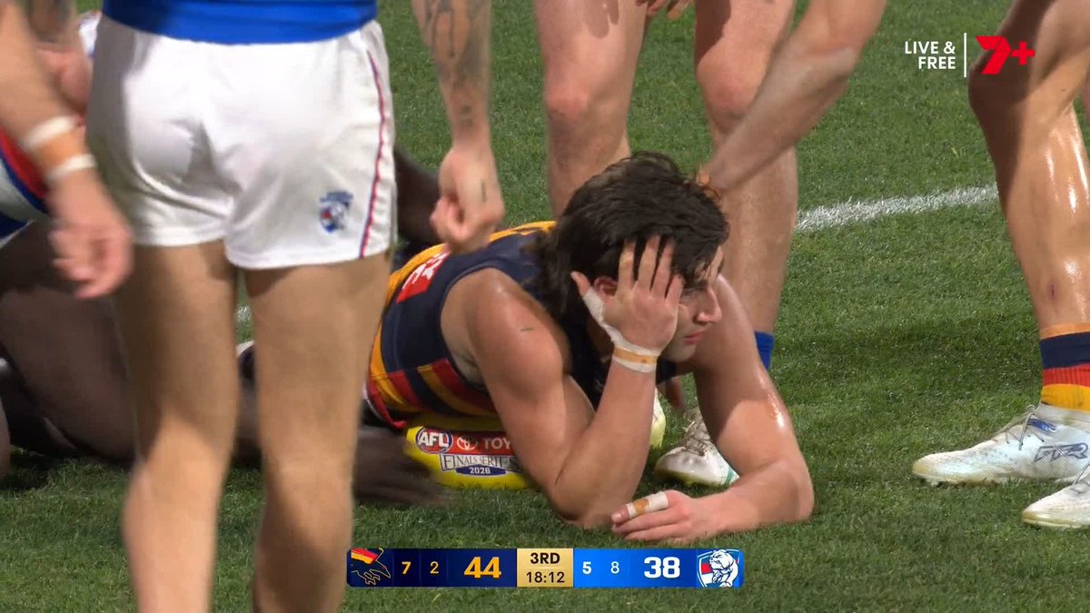 Rooey: "One of the great sell jobs." Kane: "Go off for your 20 minutes (HIA) if you're gonna milk it like that." #AFLFinals