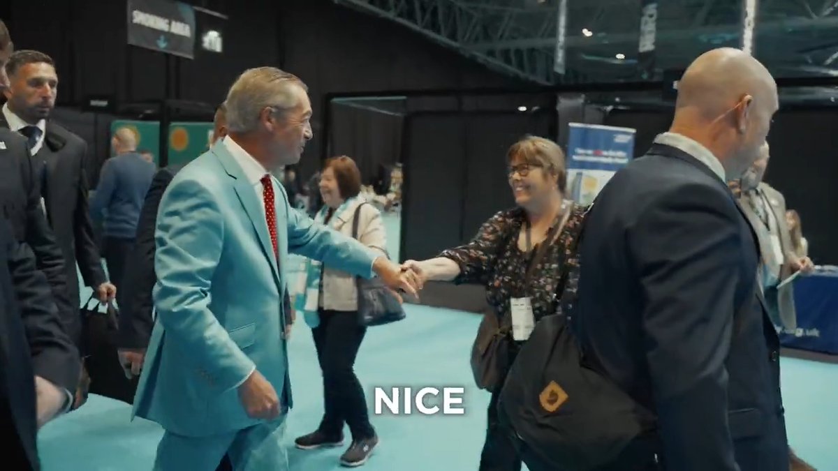 A hero’s welcome for Nigel Farage on Day 2 of conference. 🩵