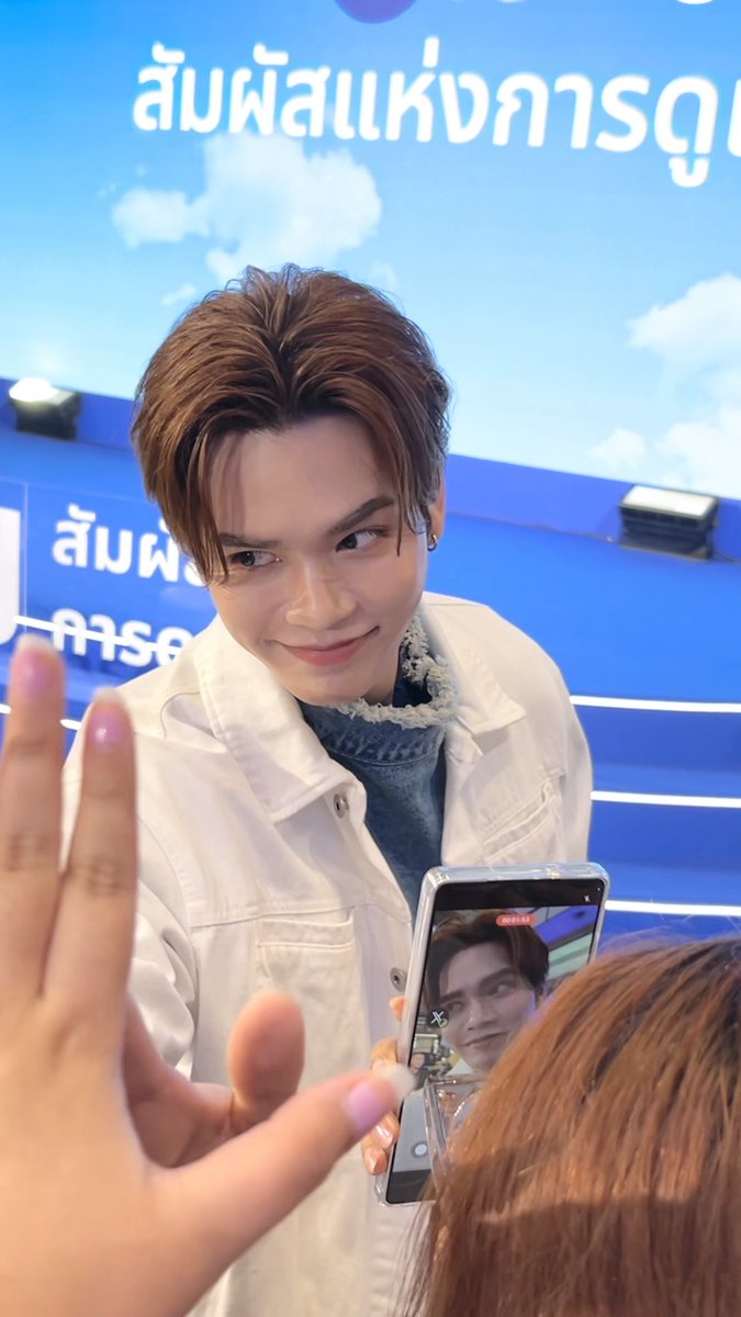 🗣️: ขอแป๋วหน่อย 🌛: เรียกพี่จิรันก่อนเดี๋ยวแป๋วให้ 🗣️: พี่จิรันแป๋วหน่อย 🌛: อ๋อ ได้เลยเบบี๋ 🗣️: พี่จิรัน 🌛: ว่าไงครับสาว ๆ ว่าไงครับเด็กสาว พี่มาร์คตลกมากอะ545545555545455455 JUNIORMARK WITH NIVEA #NIVEA100ปีxJuniorMark #markjrtn พี่จิรัน #NIVEA100ปีสัมผัสแห่งการดูแลผิว