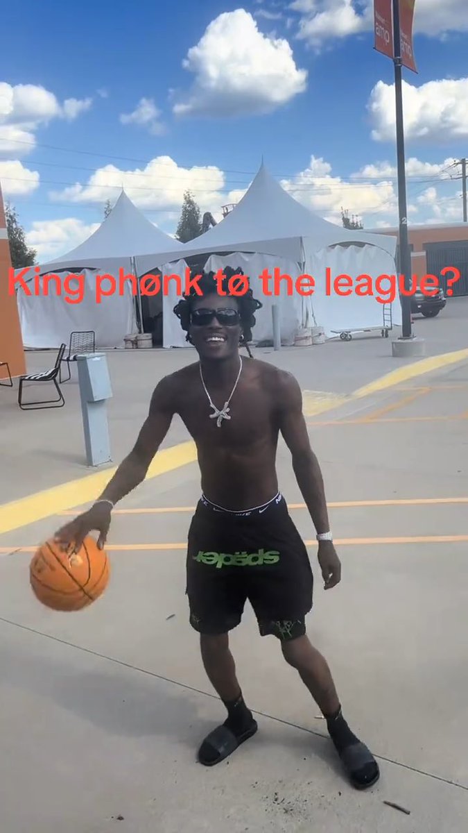 new clip of Tezzus showing his ball handling 😭🏀 “I feel like Julian Newman” 💀