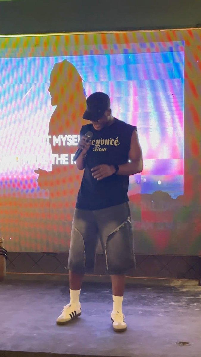sang “if I were a boy” to honour Mama B’s day!! I’m so happy the crowd loved it &amp; sang along! we had so much funnn!🥳🐝❤️ #BeyonceClocks45 BEYONCÉ Aunty Teda
