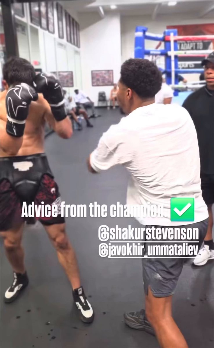 Shakur Stevenson at Floyd Mayweather TMT gym showing new pro fighter Javokhir Ummataliev how to use the double jab to set up a great punch sequence 💥🥊