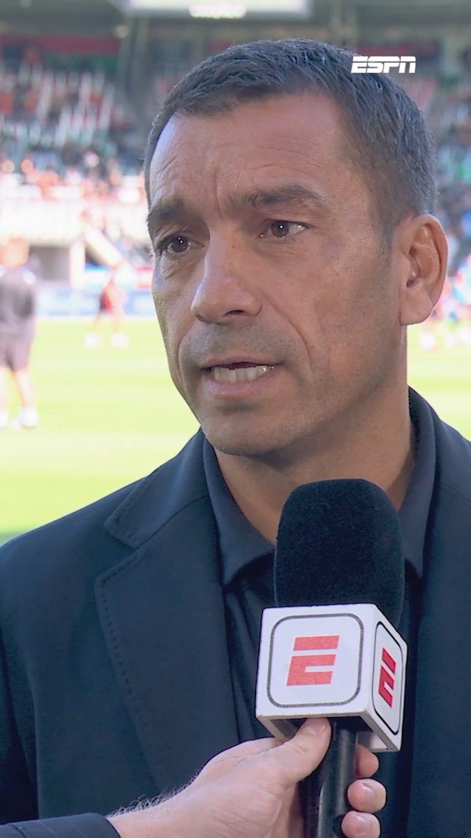 Ondanks transferperikelen gaat Anis Hadj Moussa 'absoluut niet weg' volgens Giovanni van Bronckhorst ❌👀 🔗 #necfey
