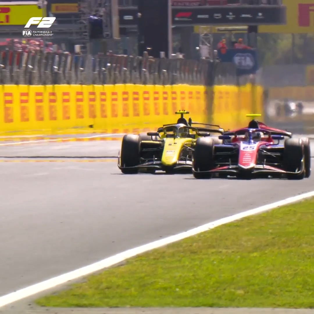 The move that got it done for Joshua Dürksen 🇵🇾 at Monza 🕺🏻 The Paraguayan powered his way past John Bennett to seal Sprint Race victory 🇵🇾💨 #F2 #ItalianGP