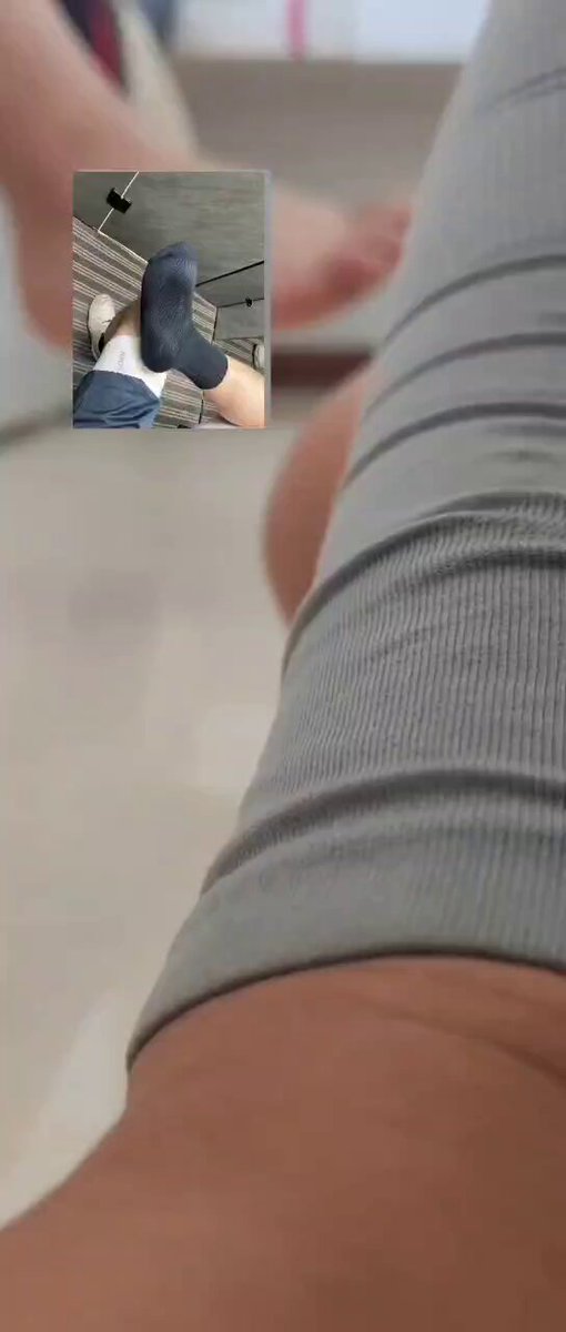 傻逼狗 舔其他野爹🦶的时候 还要看着老子的粗口视频🧠 各位检查一下傻逼畜生舔脚是否合格 #粗口控r #舔脚 #调教 #粗口