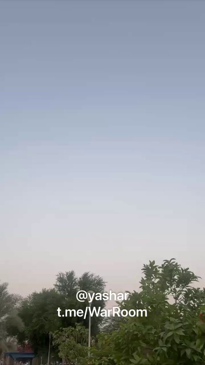 An U.S. Air Force Refueling Aircraft was visible refueling fighter jets earlier, video was possibly taken from Kish island.