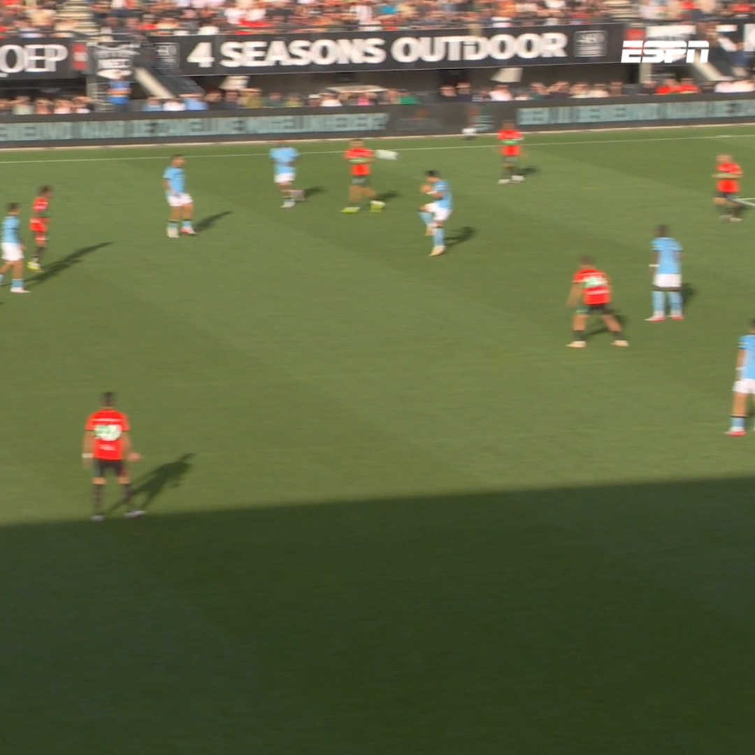 Jerayno Schaken heeft slechts vijf minuten nodig voor zijn eerste Feyenoord-goal 🤯🔥 #necfey