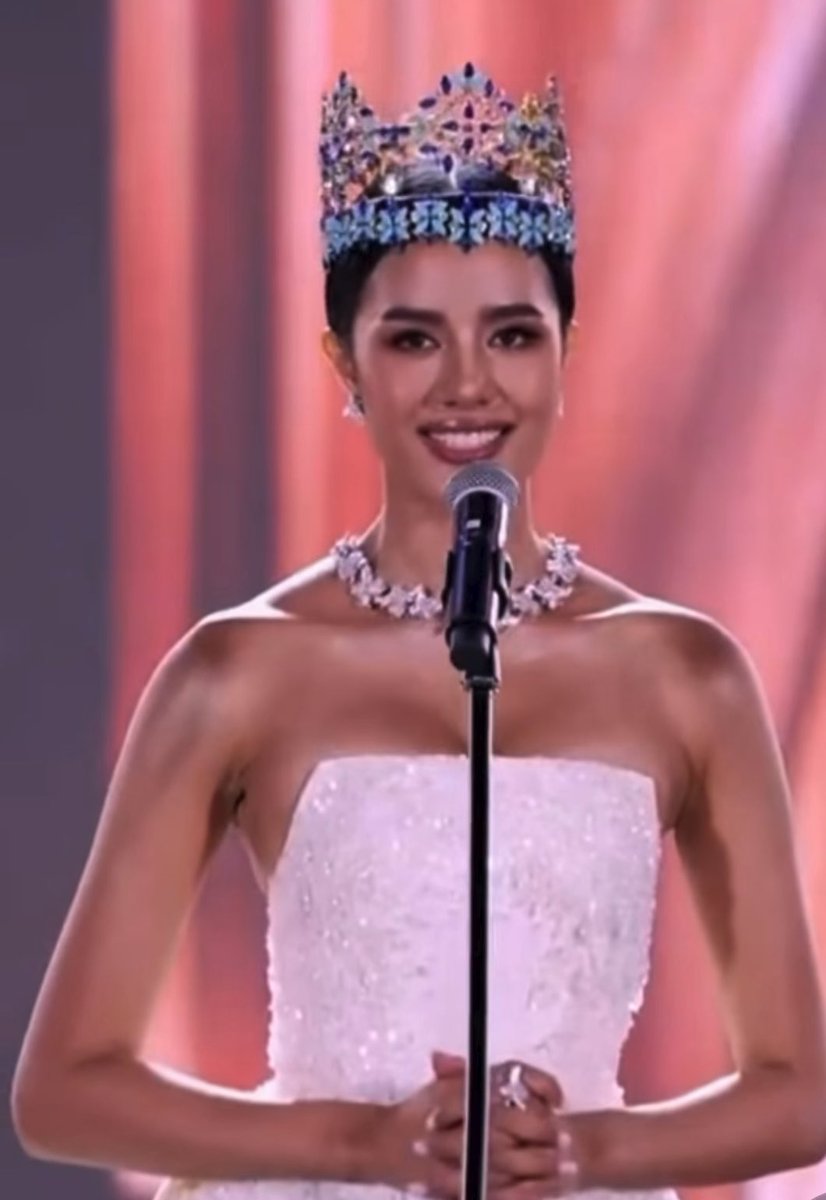 ซีนอำลาตำแหน่ง Miss World 2025 ของโอปอล สุชาตา ช่วงศรี 💙🌎🇹🇭ครึ่งหนึ่งในชีวิตที่ได้เห็นโมเมนต์นี้เลยค่ะ 🥹 พวกเราภูมิใจกับโอปอลมาก ๆ กับทุกสิ่งที่เธอทำมาตลอดเส้นทางนี้ 🇹🇭💙✨ #missworld #missworld2026 #โอปอลสุชาตา #OpalSuchata #MissWorld2025