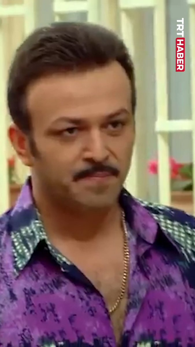Oyuncu Serhat Mustafa Kılıç, hayatını kaybetti. Kılıç, TRT 1'deki Seksenler dizisinde canlandırdığı 'Ergun Plak' karakteriyle hafızalara kazınmıştı.