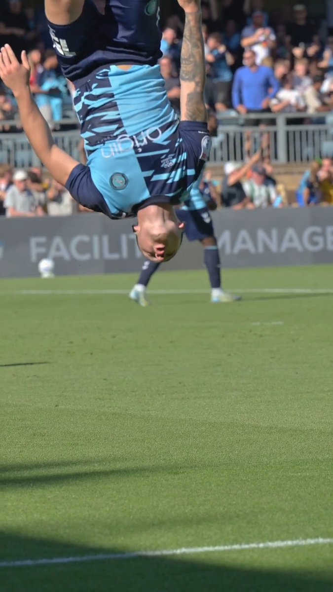 A debut goal in front of the terrace for Jayden Wareham 🤸♂️