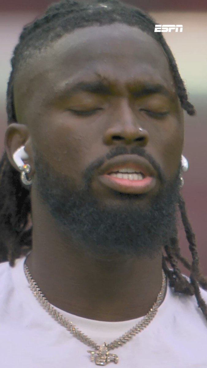 Tolu Arokodare neemt zijn moment voor de topper tegen PSV 🤲 #ajapsv