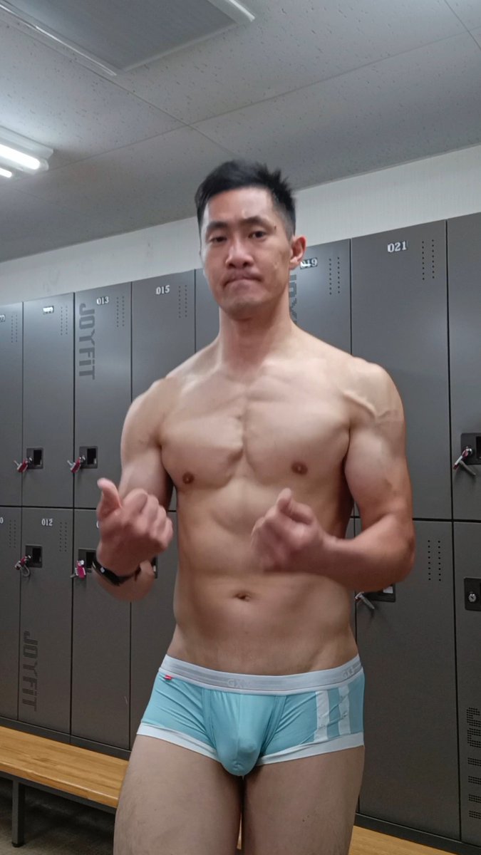 有酸素と軽くコアトレ。背中に30キロプレート載せてプランクするなど…一人じゃできない（笑）