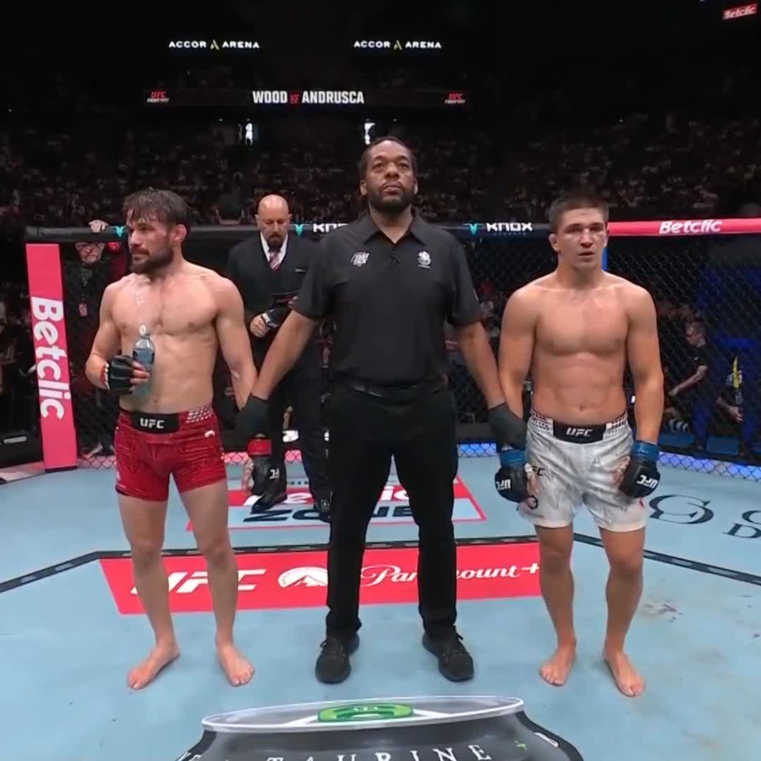 L'UPSET DE LA SOIRÉE 🔥 Venu en short notice pour affronter le terrifiant Nathaniel Wood, Pavel Andrusca s’impose par décision unanime ! 🤯 #UFCParis
