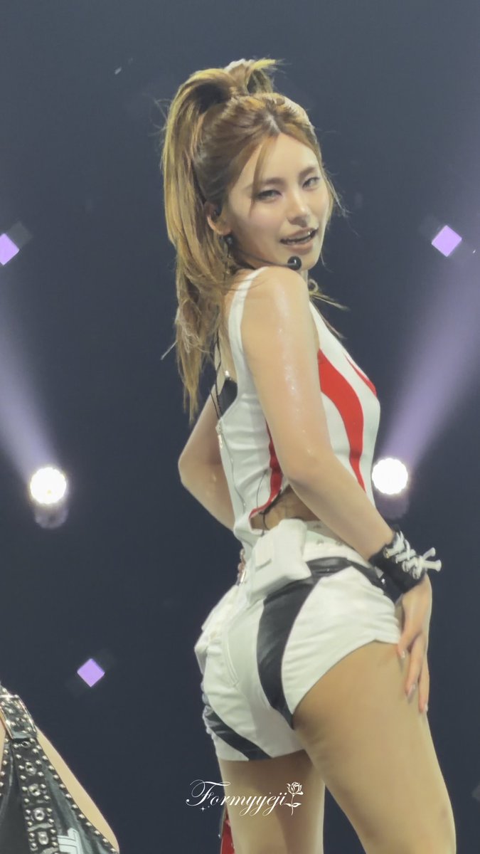 260905 TNVS TAIPEI Kiss&Tell💋 #itzy #있지 #yeji #예지