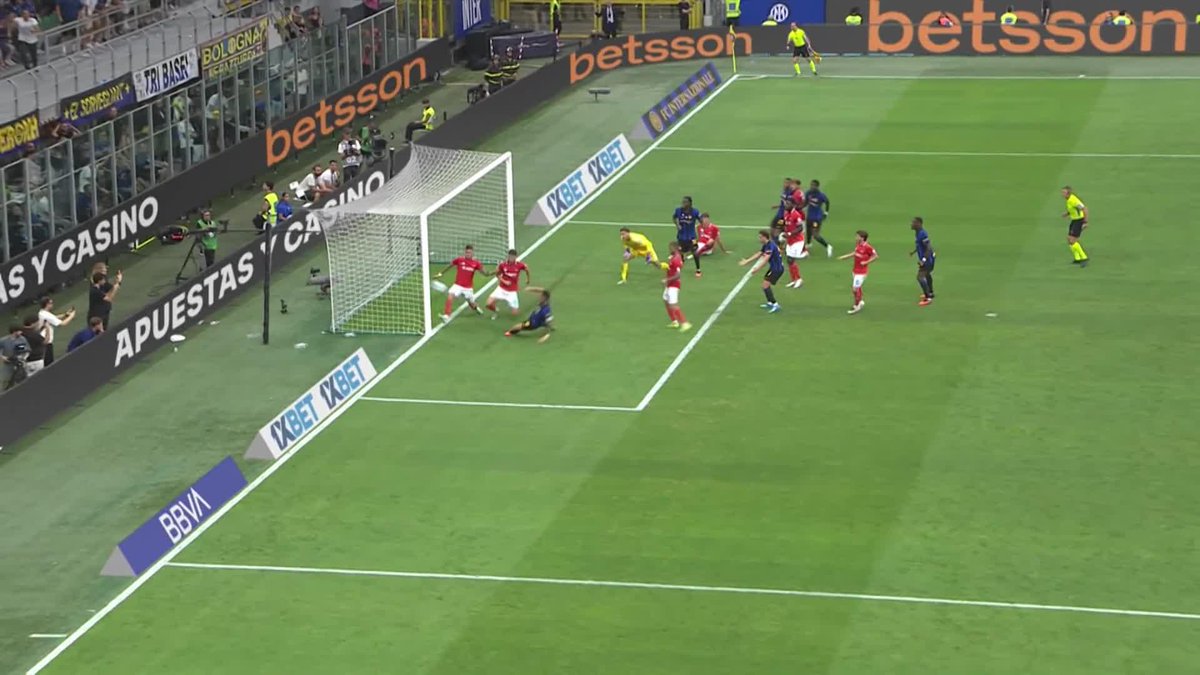 WHAT HAVE WE JUST WITNESSED? 🤯 Lautaro Martínez breaks Napoli hearts with a late winner as Inter maintain their perfect start to the season ⚫️🔵 Watch Serie A on Paramount+ 📺