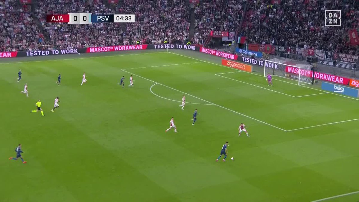 ¡PERO AJAX, DESPIERTA! 😱 El PSV solo necesita cuatro minutos para adelantarse en el partido ⚡ #ErediviseEnDAZN ⚽🇳🇱