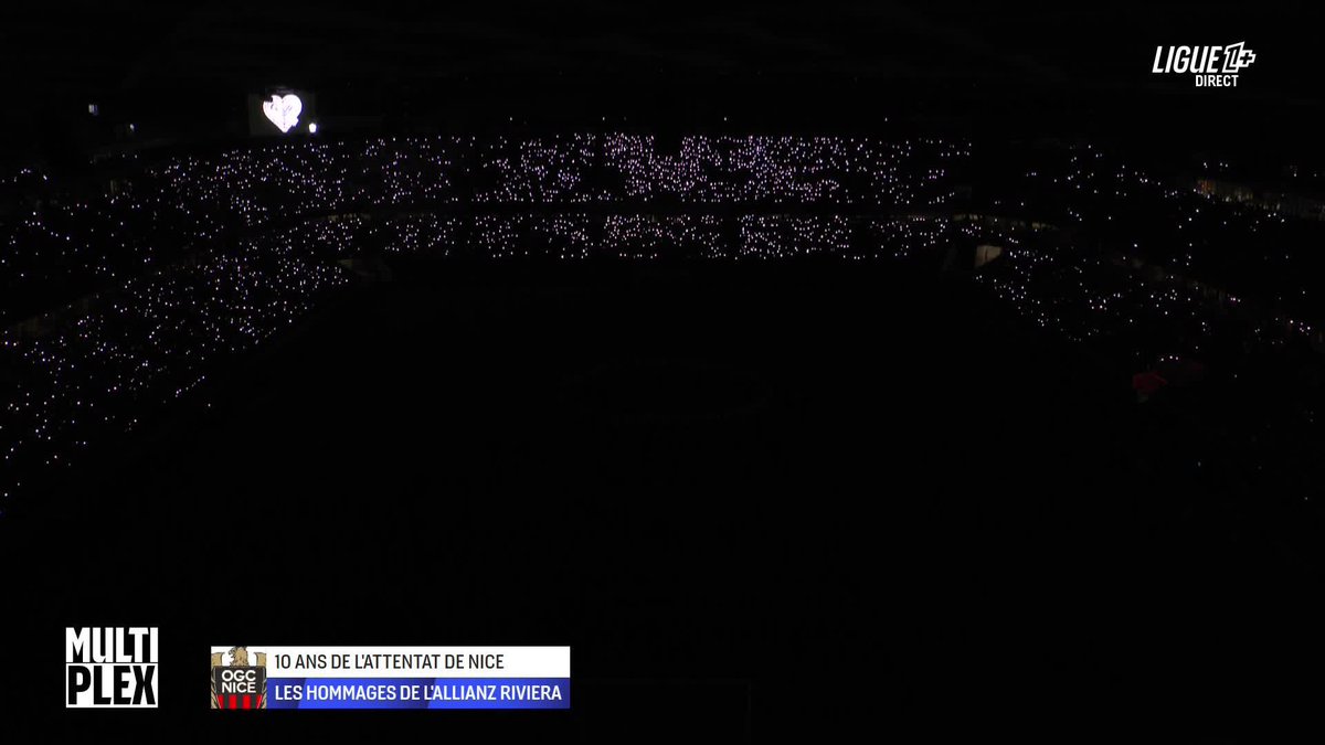 MAGNIFIQUE ! Ce soir à Nice, UN HOMMAGE EST RENDU AUX VICTIMES DE L’ATTENTAT de Nice il y a 10 ans. 🕊️🥹 AUCUN NOM N’EST OUBLIÉ 🙏🙏🙏 Les joueurs portent un maillot spécial ce soir pour affronter Le Mans. 👕❤️🖤 🎥 L1+
