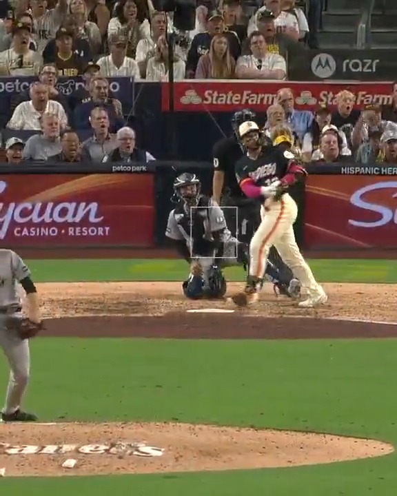 ¡Disfrútalo! 🍿 Luis Campusano, receptor de los Padres, tuvo una actuación estelar anoche vs. los Yankees. Retiró a tres corredores y conectó el WALK-OFF HR ante una eufórica afición en San Diego.