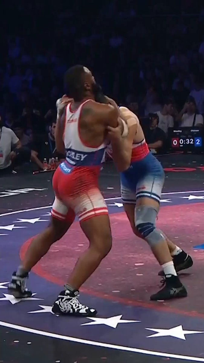 KHAMZAT GETS THE PIN 💪