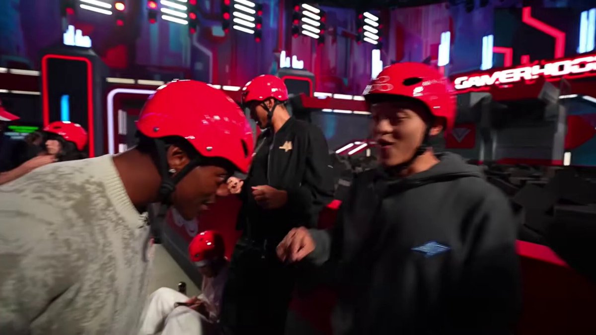 🚨| WATCH: Speed and JasonTheWeen go HEAD TO HEAD but Speed smashes his head into Jason’s so hard that Jason immediately GIVES UP and hands him the win 😭