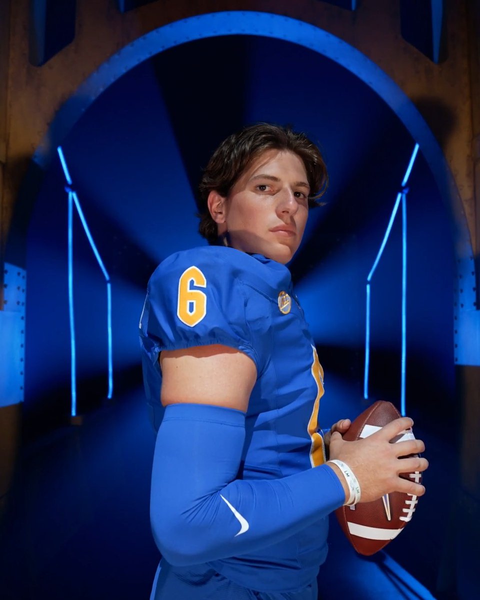 MASON HAS TIED THE SCHOOL RECORD WITH SEVEN TOUCHDOWN PASSES 🙌