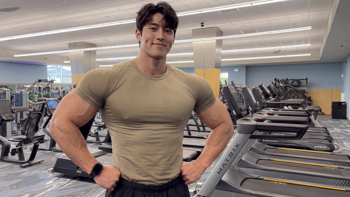 I decided to film a vlog at the gym to show you a bit of what some of my workouts can look like. Please know that I am not a personal trainer, so you should seek the advice of a professional before trying out new exercises. I hope you enjoyed this one! 😊💪🏻🏋️ Watch more of my videos on YouTube: