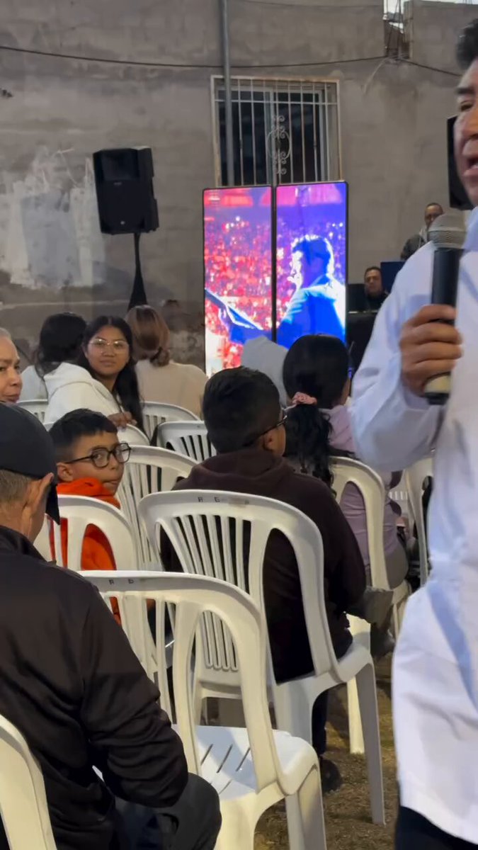 Oigan cnegobec y TCE Ecuador, está bien regalar dinero para conquistar votos incluso en pre campaña electoral? Tanto se ve perdido Jorge Yunda que ha recurrido a eso a sabiendas que es el candidato oculto de Noboa a la alcaldía de Quito.