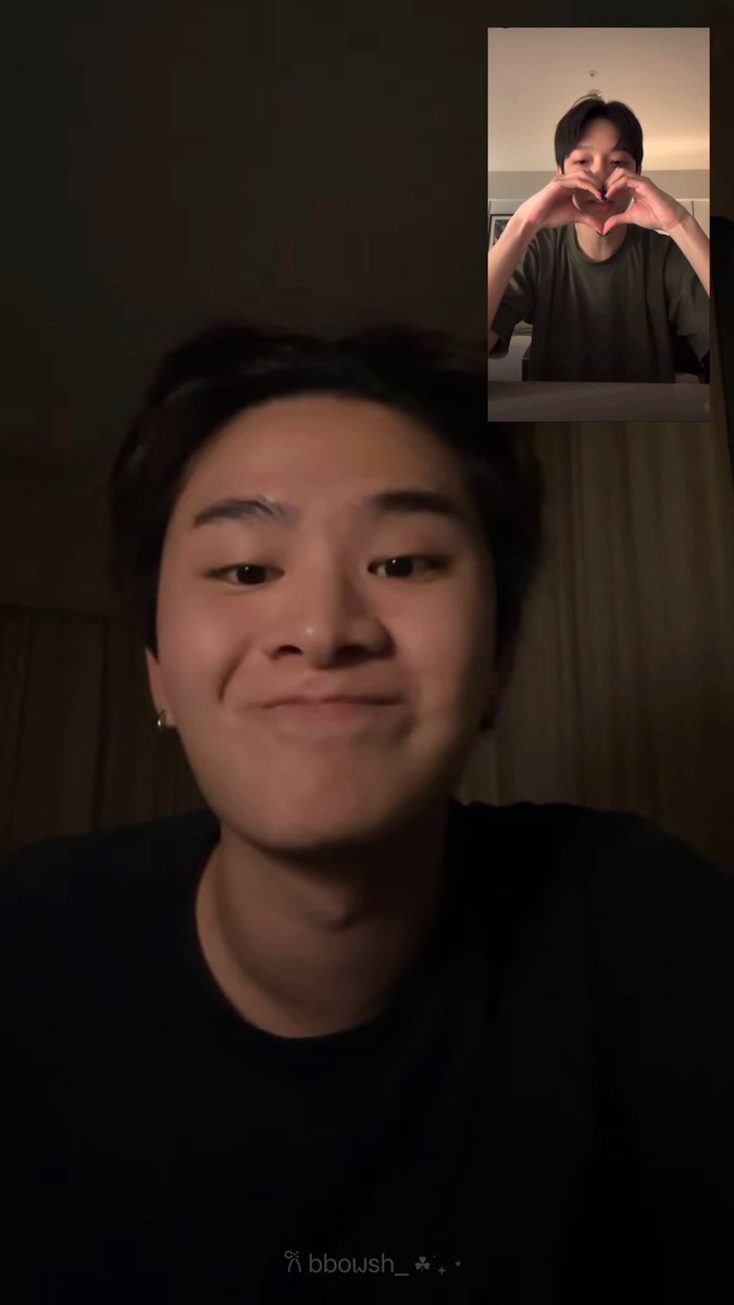 🐕 : มีแฟนแล้วหรือยัง หากว่ายัง อยากจะขอให้เจ้าช่วยพิจารณา คน ๆ นี้เข้าไปอยู่ใจหัวใจ 🎶 🐈‍⬛ : จีบหรอครับ >< //2 คนจีบกัน 1942 ล้านคนเขิน