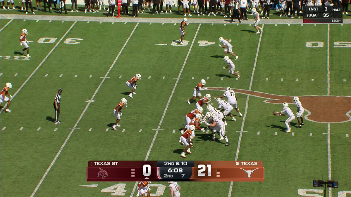 60-YARD SCOOP &amp; SCORE FOR TEXAS 😮🔥 (via @texasfootball)