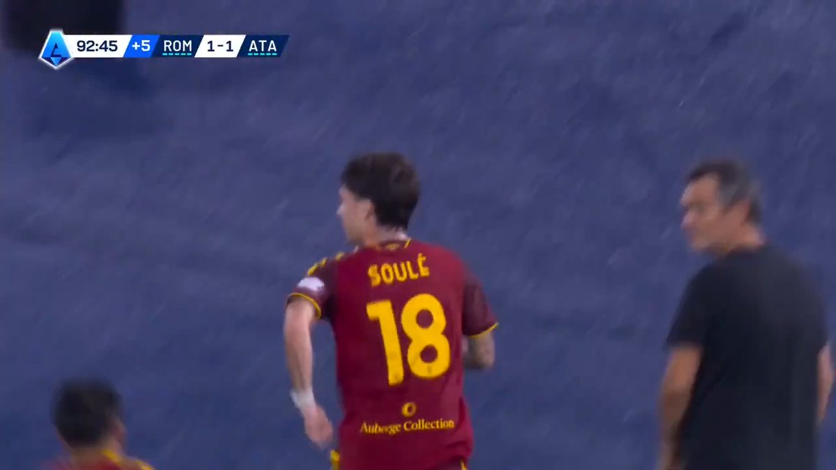 ¡MATI SOULÉ HIZO DELIRAR AL OLÍMPICO DE ROMA! Asistencia de Paulo Dybala a su compatriota, quien estampó el 2-1 agónico de la Roma contra Atalanta en la fecha 3 de la #SerieAxESPN. 📺 Mirá la #SerieA por #DisneyPlus Plan Premium