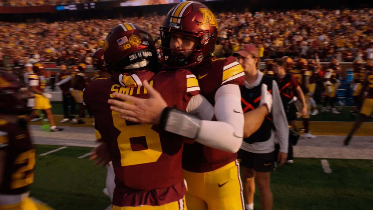 POV: You’re a Gopher at the season-opener in 2026 😍 #RTB #SkiUMah #Gophers