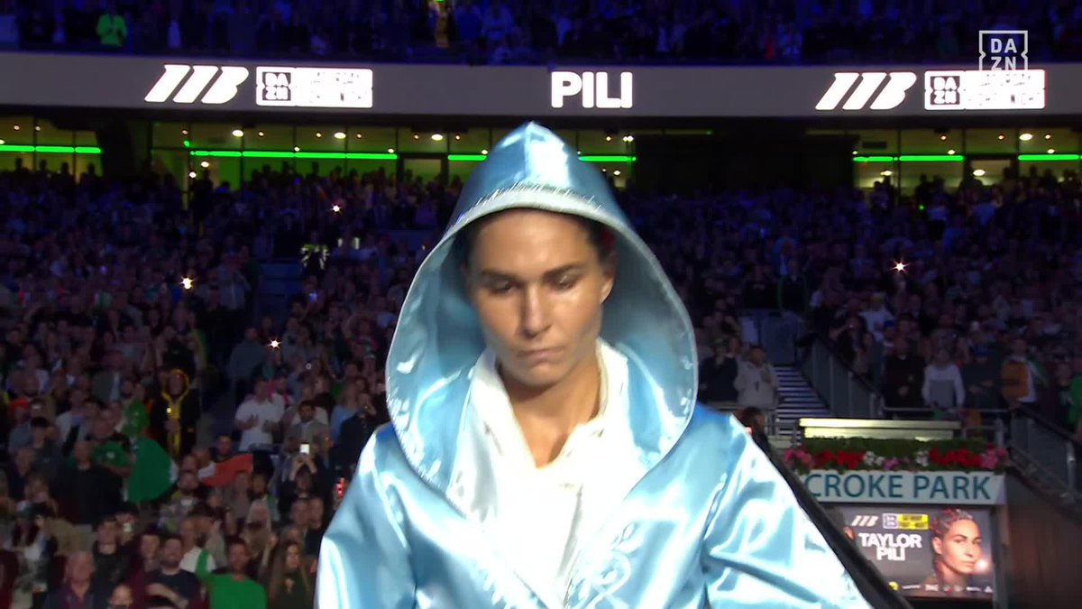 Flora Pili does not receive a warm welcome as she enters Croke Park 😳 #TaylorPili | LIVE NOW on DAZN ▪️