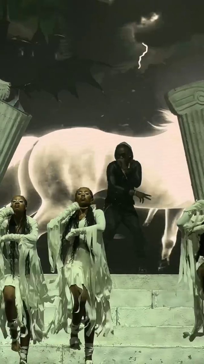 🚨Rema performing “Azaman” at BK Arena Rwanda 🇷🇼🤩