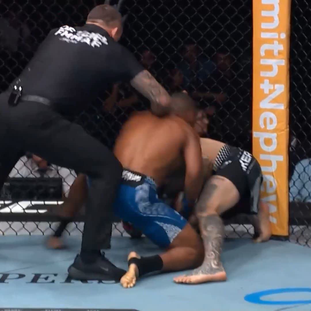 🔥 Qu'est-ce qu'on vous avait dit !!!!! Salahdine Parnasse s'impose par KO au premier round pour ses débuts à l'#UFCParis