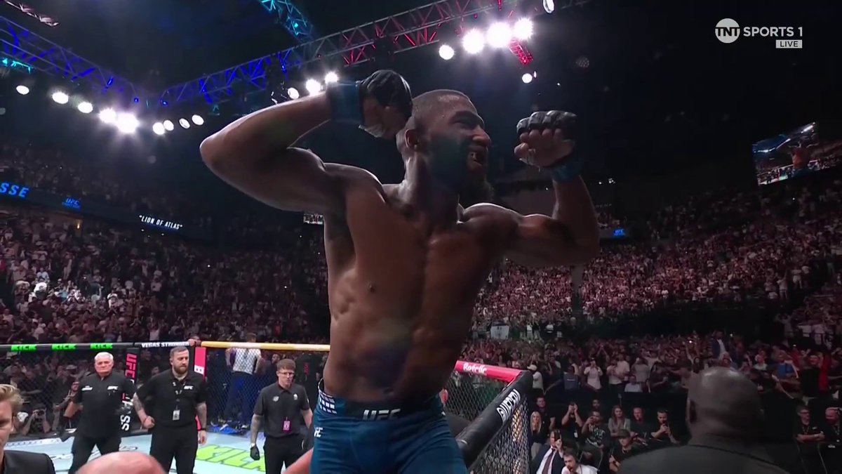 THERE'S A NEW PROBLEM AT 155! 🔥 Salahdine Parnasse took out Dan Hooker in the first round in the main event! #UFCParis | Stream TNT Sports on HBO Max