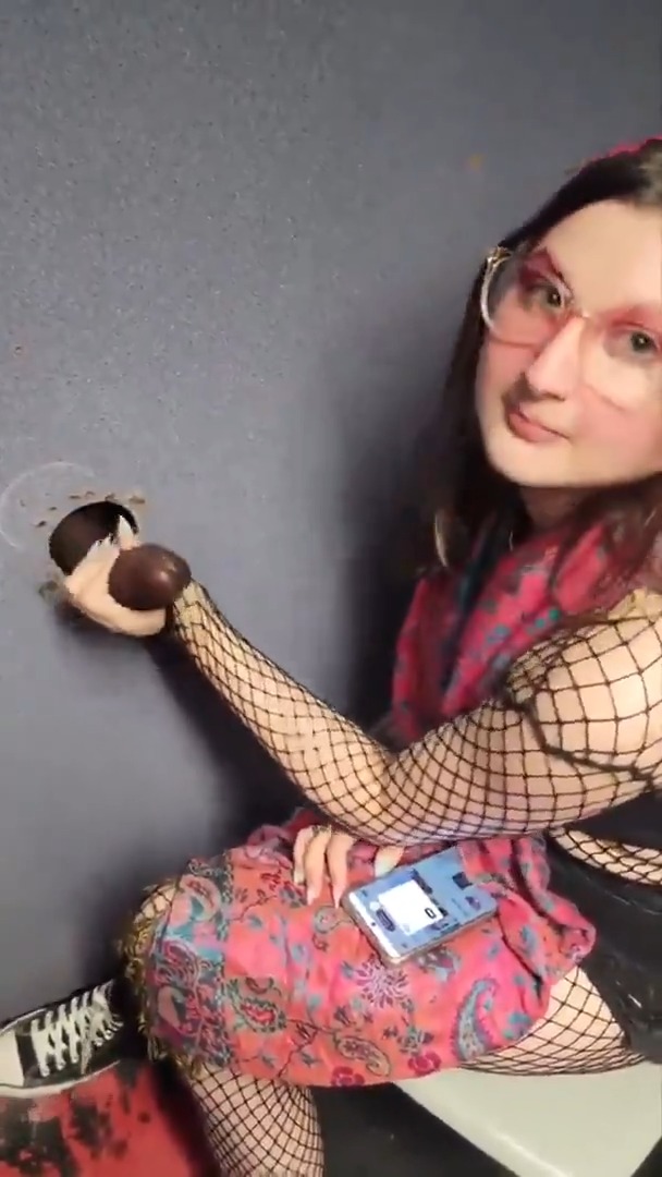 First time at a gloryhole. She only agreed to jerk a stranger’s cock… I talked her into sucking him until he finished.She was shaking at first. Then she stopped thinking and just took him. You can hear how fast it got sloppy. For friends who also want to visit a glory hole in their city, here is a link where you can find the address of a glory hole in your area 👈👈👈 #Gloryhole #nsfwtwt #nsfwx #XNSFW #nsfw #horny #xxx #amateur #hotwife #cuckold #blowjob #MDNI #18plus #goon #porn