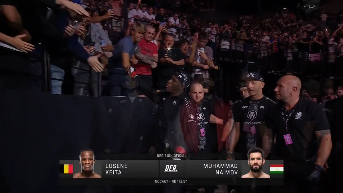 🚨 Con un nocaut espectacular y un festejo con +5 mil de aura, así fue como Keita se llevó la victoria 🚨 #UFCParís | Ver en vivo por Paramount+ Deportes