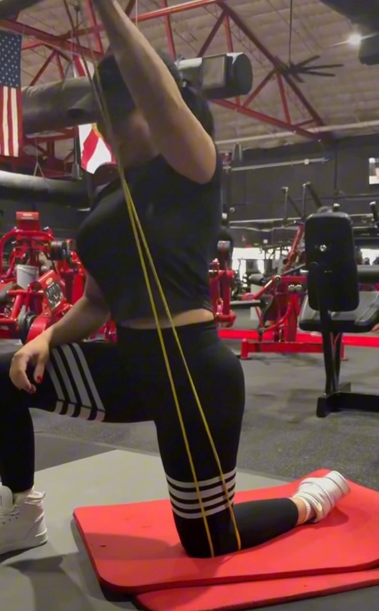 Stephanie Vaquer getting a workout in for her Women’s World Championship match against Liv Morgan 🔥