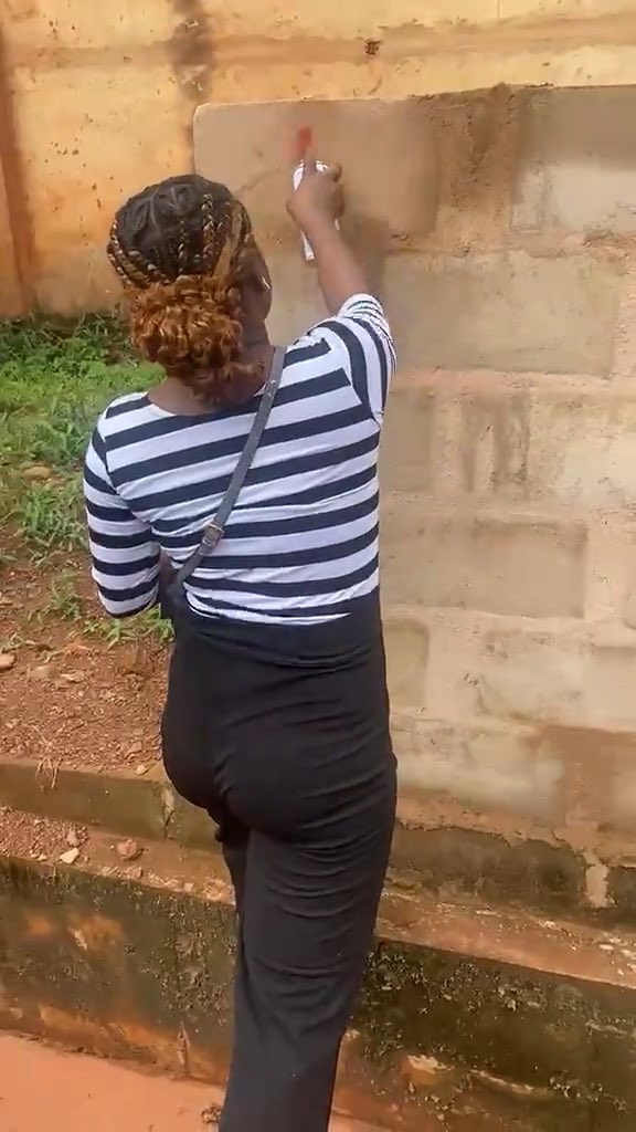 This is my first time seeing these people Oh so it’s human beings who dey write this thing? 😂