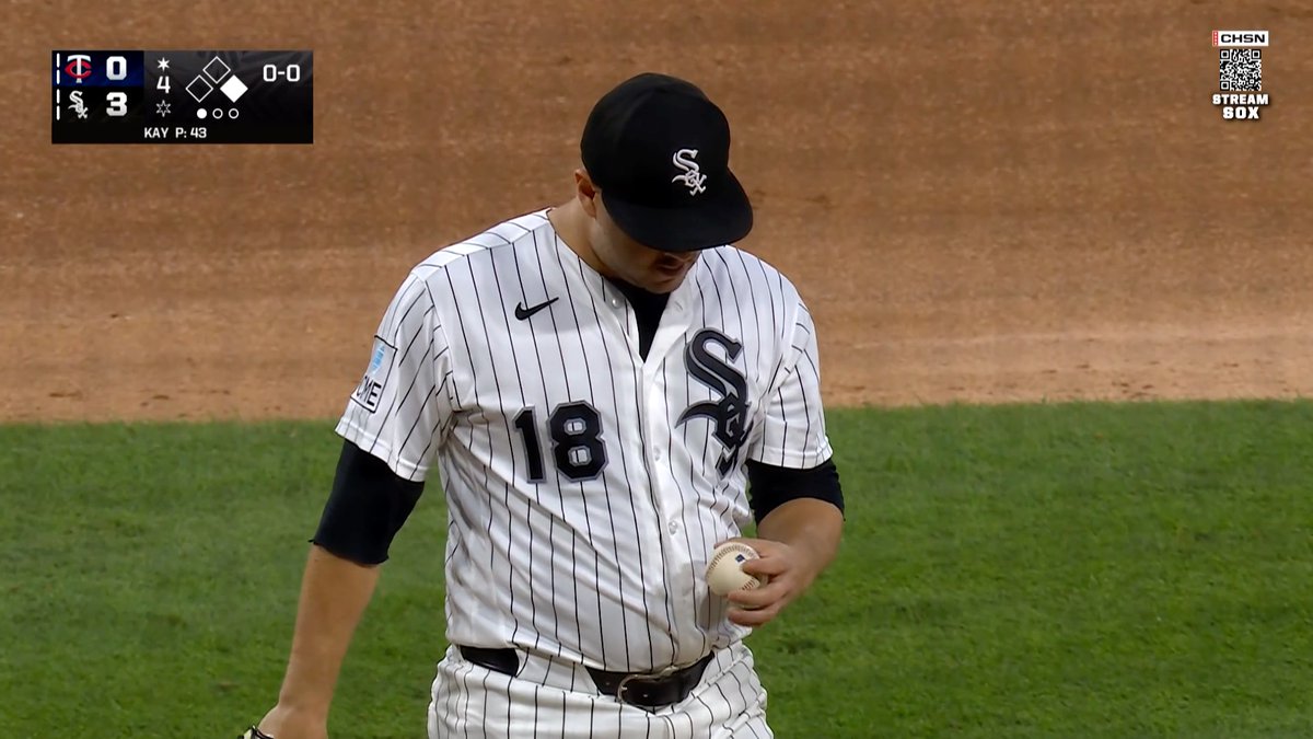 Imagine catching a 112 MPH home run with one hand AND doing it on your birthday... A story for a lifetime for White Sox fan Joe 🎉 (h/t Connor McKnight)