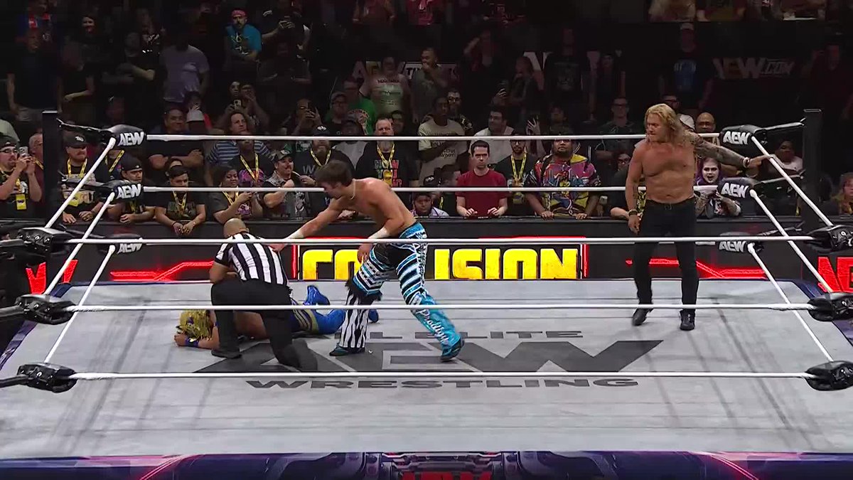 Hey, who’s that raising @TheNickWayne’s hand after the victory?! Watch #AEWCollision on TNT & HBO Max
