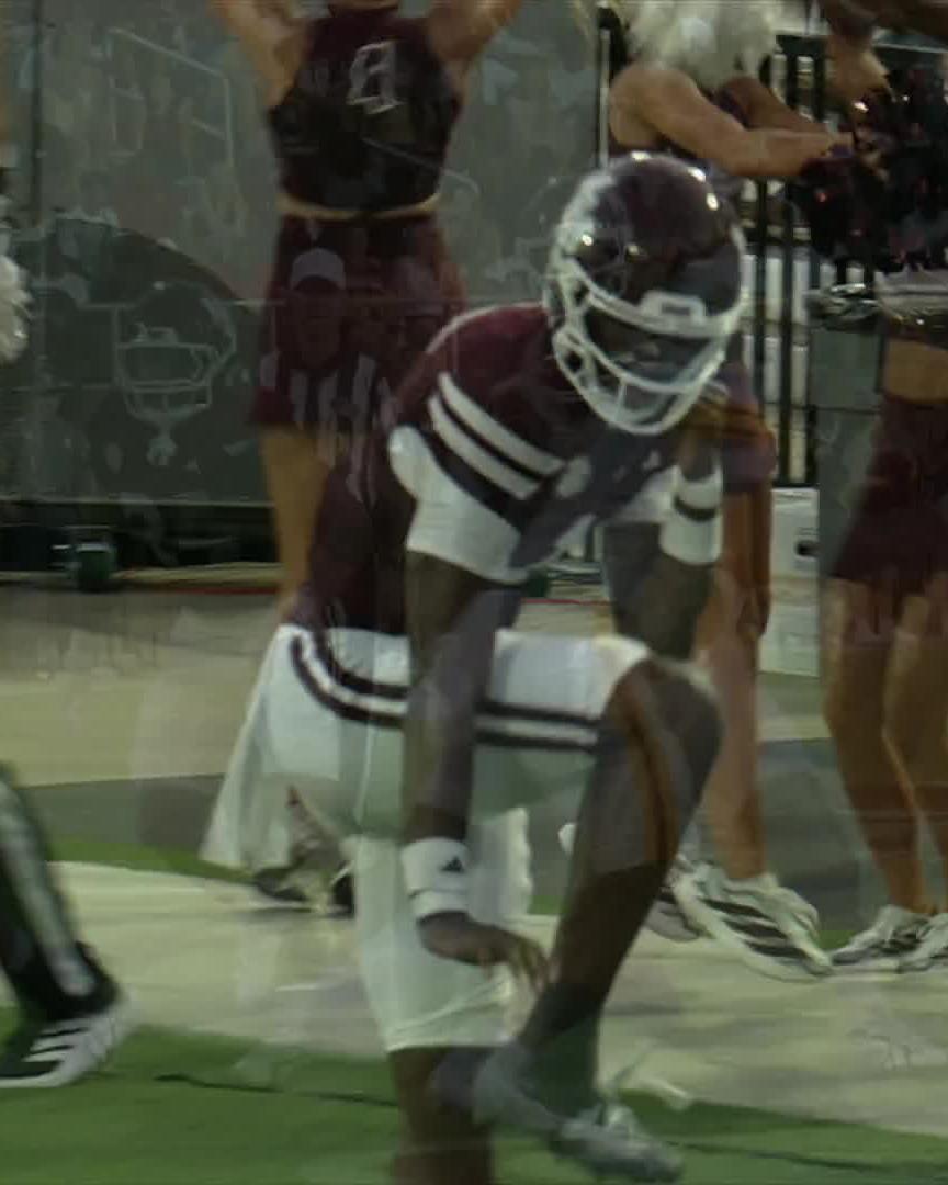 Kamario Taylor’s leg stride is insane