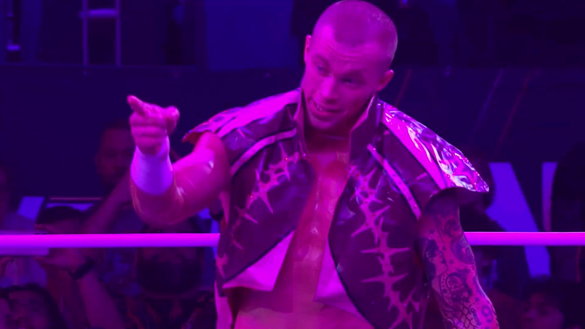 It looks like @KyleFletcherPro has his heart set on that corner, Kevin Knight ケビン・ナイト! Watch #AEWCollision on TNT &amp; HBO Max