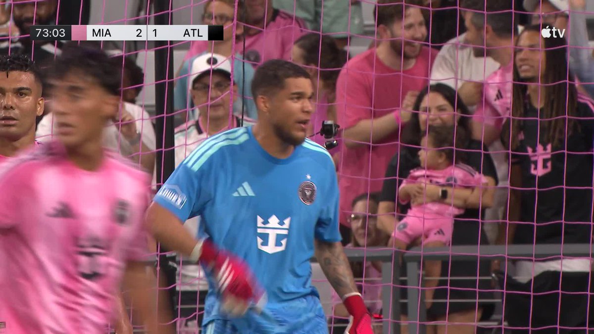 Dayne St. Clair denies the PK from Miguel Almiron 🧤🇨🇦