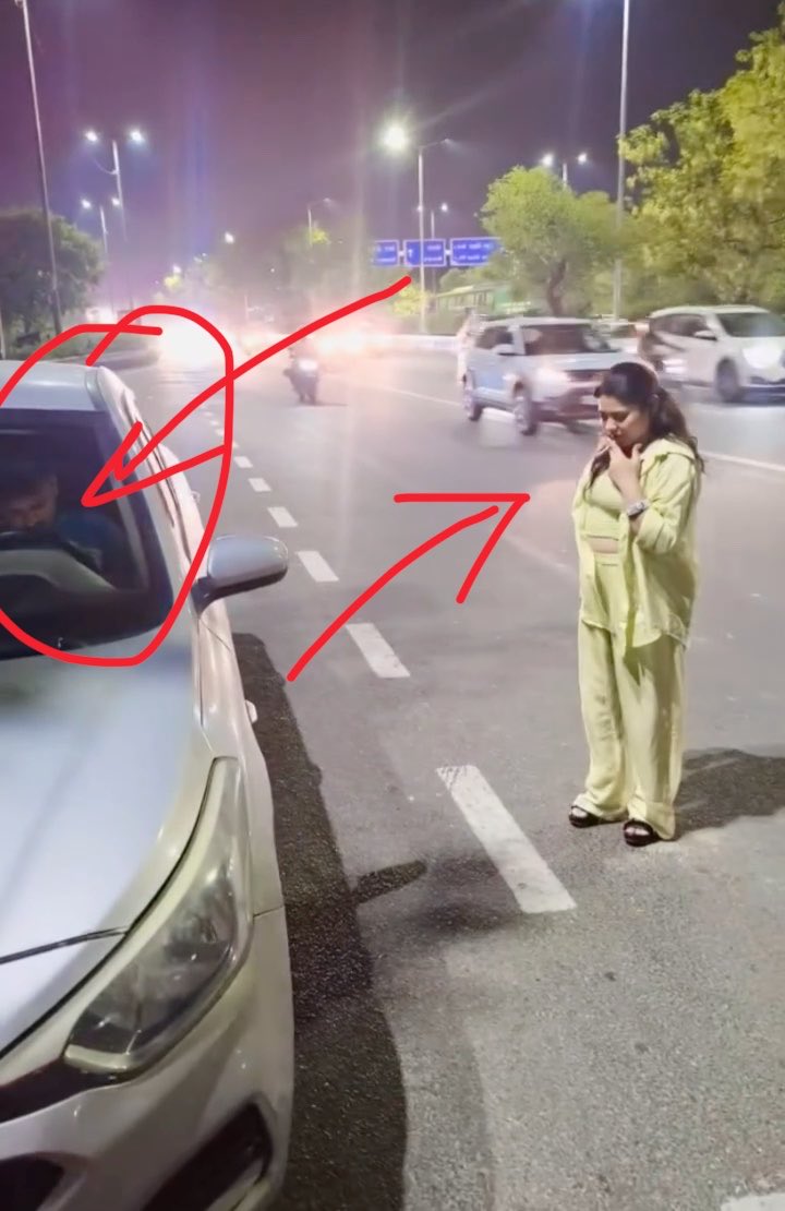 कल रात मैं डॉक्टर के पास से लौट रही थी रात का करीब 9 बज रहा था सामने मुझसे रोड पर एक गाड़ी खड़ी दिखती है… जिसके किनारे एक लड़की खड़ी है और लोगों को आते जाते देख रही थी मुझे लगा कि इसको मदद की जरूरत है ज़रूर गाड़ी ख़राब हुई होगी… लेकिन मैं ग़लत थी जब मैं अपनी गाड़ी से उतरकर उसके क़रीब पहुँची तो देखा वो लड़की उगलियों में सिगरेट फँसाकर धुआँ निकाल रही थी…और उसकी गाड़ी में 3 लड़के और बैठे हुए थे… एक लड़का आगे वाली सीट पर बैठा उसका इंतज़ार कर रहा था और दो लड़के पीछे बैठे इंतज़ार कर रहे थे… उसको क्या इतना stress था जिसकी वजह से वह गाड़ी को बीच रास्ते रोककर अपना स्ट्रेस कम कर रही थी या पारिवारिक माहौल इतना ख़राब हो चुका है खैर अब आप ही बताये क्या दशा हो सकती है…