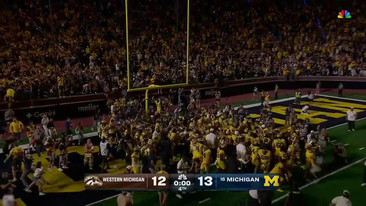 HAIL MARY FOR THE WIN ‼️🤯 Michigan Football