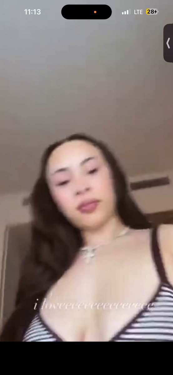 Ice spice showing off her new tattoo #icespice #ice #spice #rapper #thicc #lightskin #