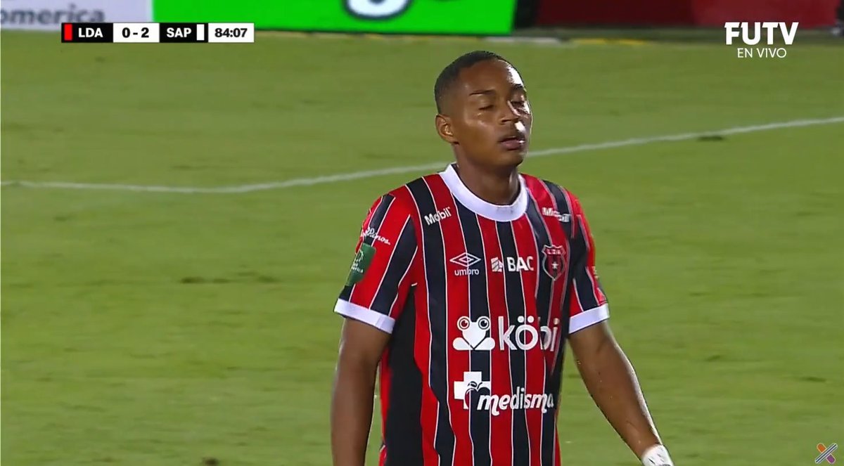 Un McDonald expulsado en el clásico ¡Volvieron los valores tradicionales! Ánimo chamaco, Izaguirre también se fue expulsado en su primer clásico