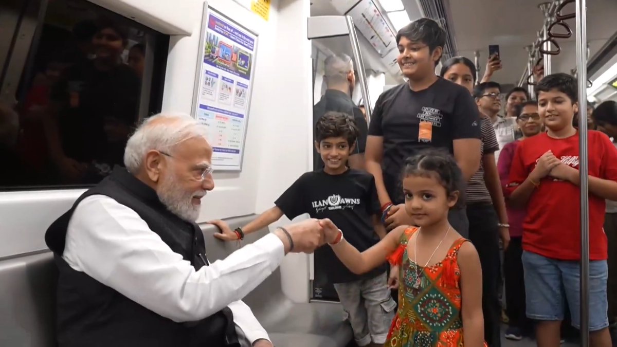Metro moments… Conversations during last evening’s journey to SRCC and back.